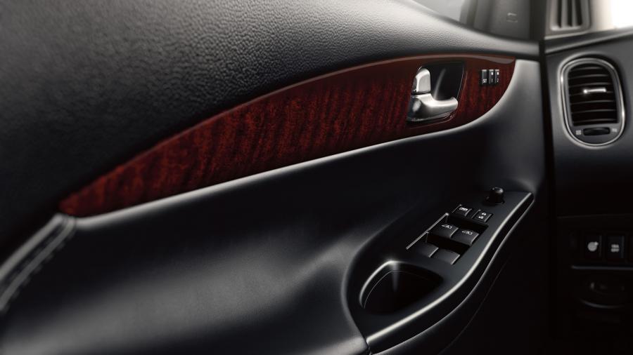  Infiniti QX50 2014 года  (фото 24 из 38)